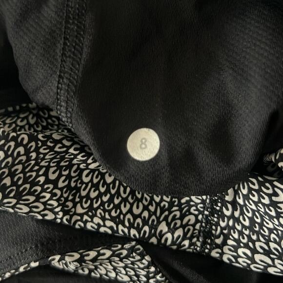 Lululemon Wrapper's Delight Tank Top Womens 8 Black Petal Ghost Mesh Athleisure - Picture 6 of 6